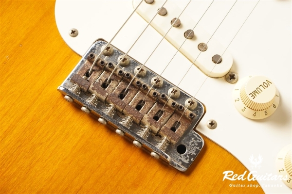 ST57-650 - 2 Tone Sunburst